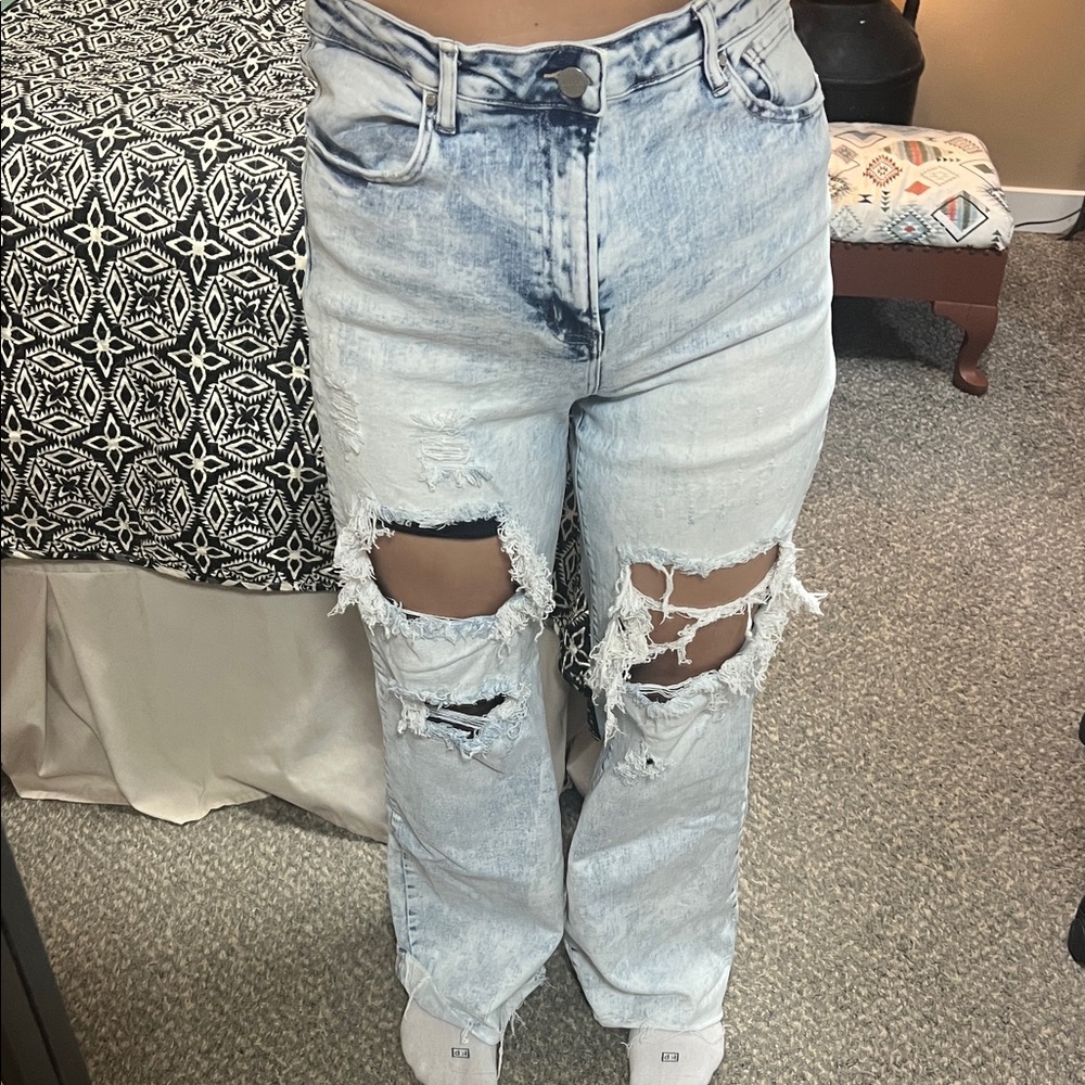 Distressed Light Wash Wide Leg Jeans